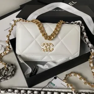 Chanel Coco Flap Bags With Chains 22cm