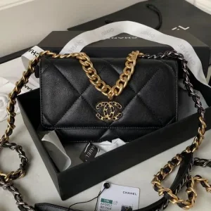 Chanel Coco Flap Bags With Chains 22cm
