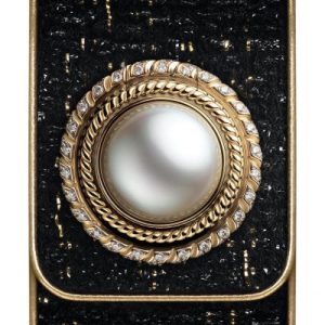 Chanel Mademoiselle Privé Bouton Perle