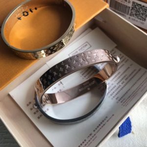 Louis Vuitton Nanogram Cuff M00249  Size S: 5.5cm x 1cm / Size M: 5.7cm x 1 cm