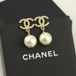 Chanel Earrings Pearl