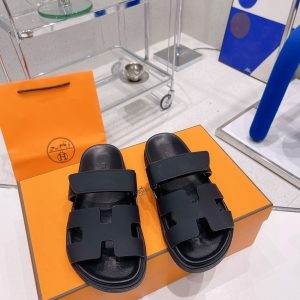 Sandals Hermès Chypre Black Size 35-45cm