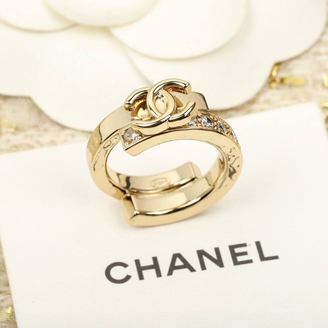 Colestore Chanel  CC Crystal Overlap Ring
