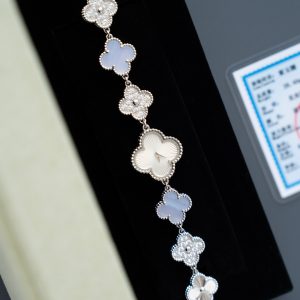 Colestore Van Cleef & Arpels Sweet Alhambra watch