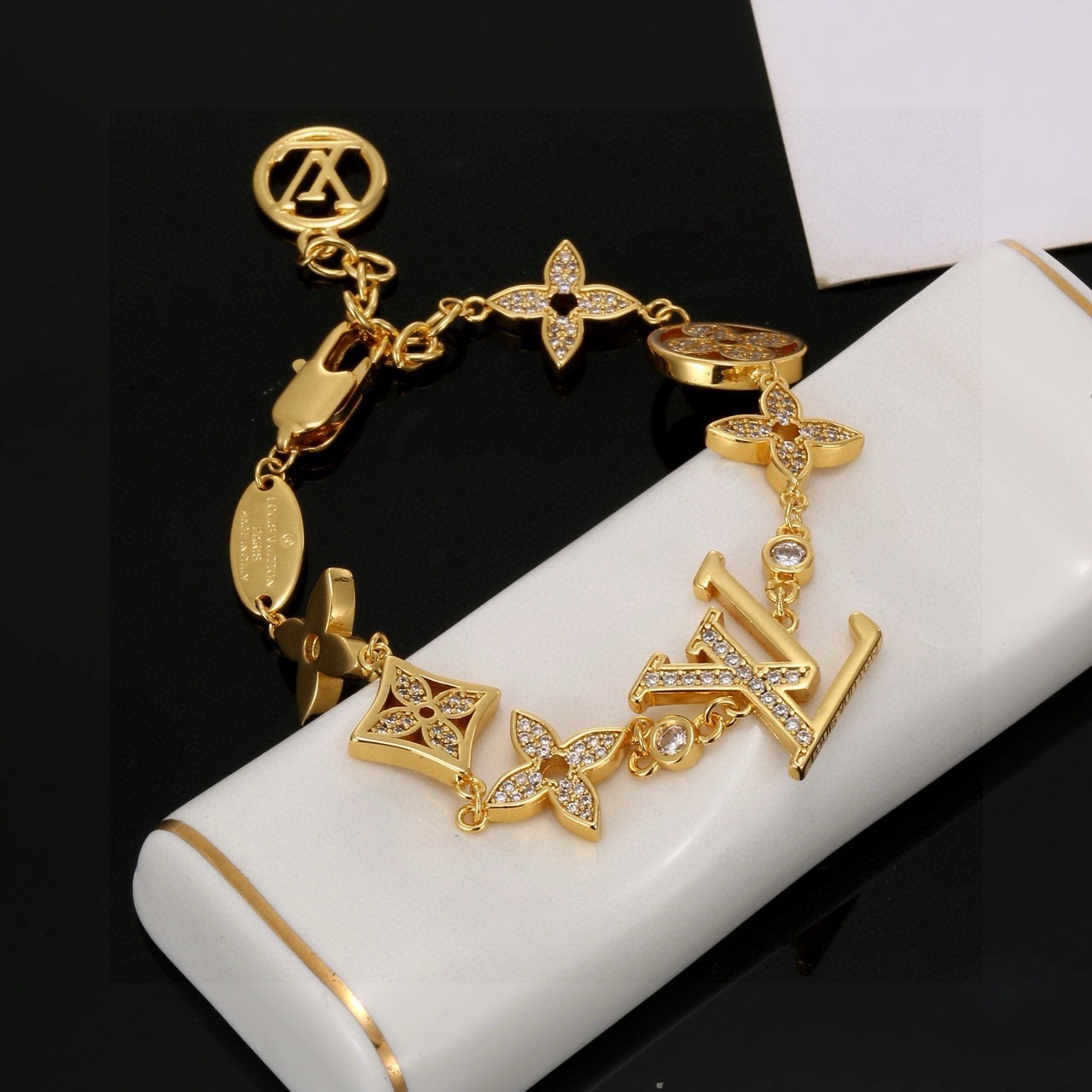 Colestore Louis Vuitton Idylle Blossom Bracelet