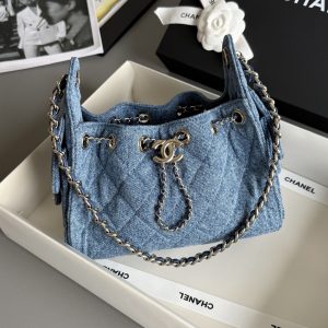 Colestore Chanel MÉTIERS D’ART 2026   CHANEL 25 MINI HANDBAG   Washed Denim & Gold-Tone Metal 20 x 22 x 12.5cm