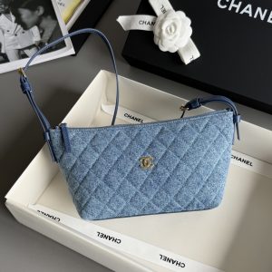 Colestore Chanel MÉTIERS D’ART 2026   CLUTCH WITH LEATHER STRAP   Denim & Gold Metal