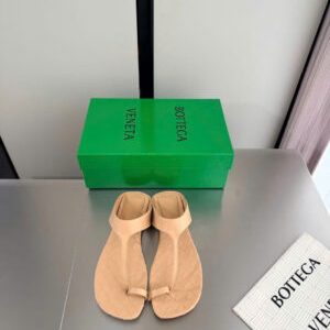 Bottega Veneta Livia Flat Thong Sandal