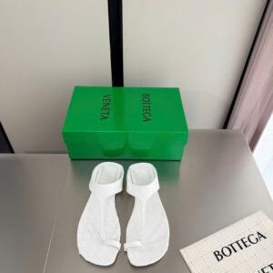 Bottega Veneta Livia Flat Thong Sandal
