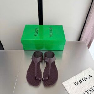 Bottega Veneta Livia Flat Thong Sandal