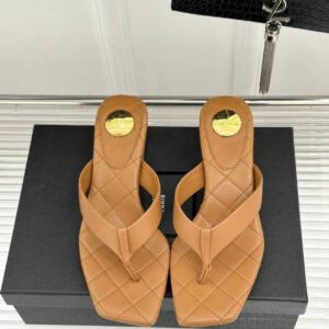 Saint Laurent Sip 45 Thong Sandals in Quilted Leather