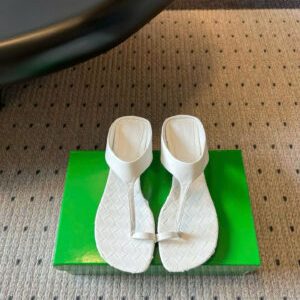 Bottega Veneta Livia Thong Sandal 4cm