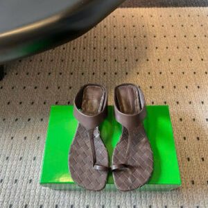 Bottega Veneta Livia Thong Sandal 4cm