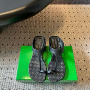 Bottega Veneta Livia Thong Sandal 4cm