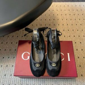 Gucci Women’s Shift Ballerina Flat in GG Canvas