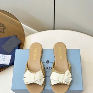 Prada Leather Bow Slippers in Pelle Con Fiocco