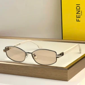 Fendi Women's Sunglasses FE40216U