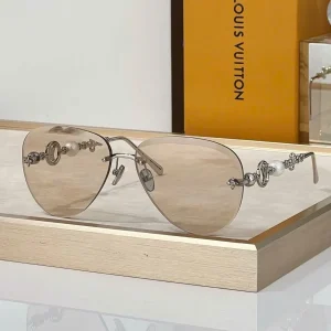 Louis Vuitton Women's Sunglasses Z3318U (Copy)